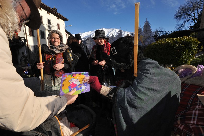 114 La Befana in Grimoldo a Oltre il Colle.JPG